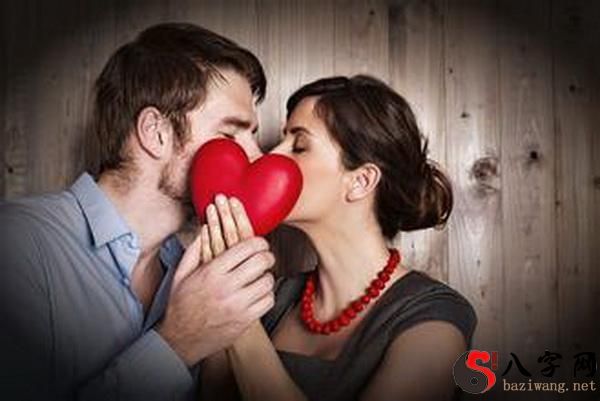 梦到曾经追过我的男生亲吻我